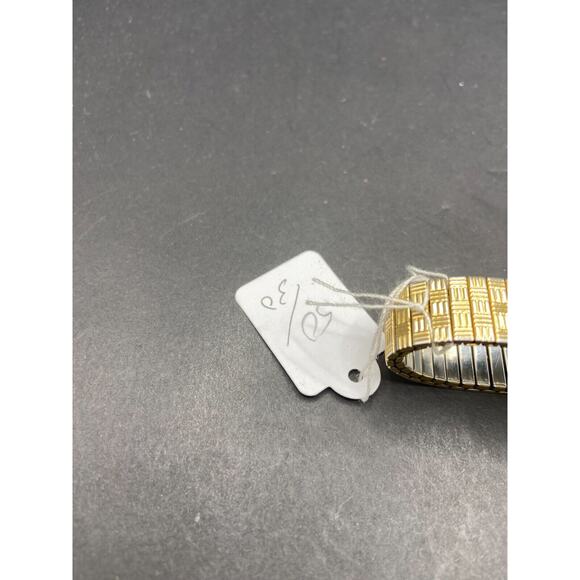 Peugeot 418 Gold Tone Quartz Analog Watch Stainless Steel Stretch Band Size 6" - Picture 4 of 14